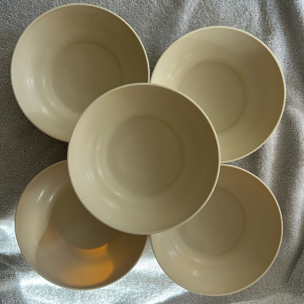 VINTAGE LOT OF 5 TUPPERWARE CEREAL BOWLS #890 6.25 IN